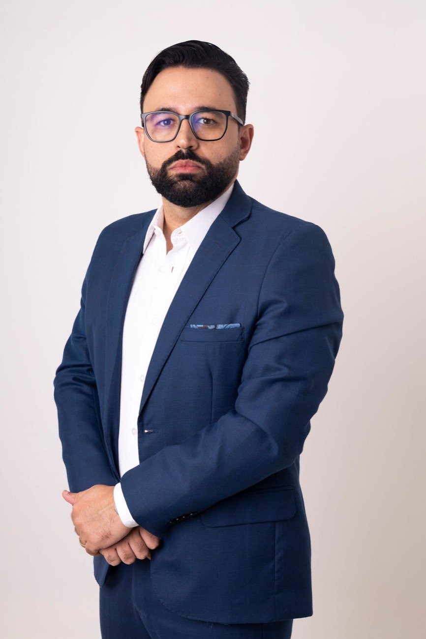 Derick Heliston, advogado e fundador da Heliston Advogados